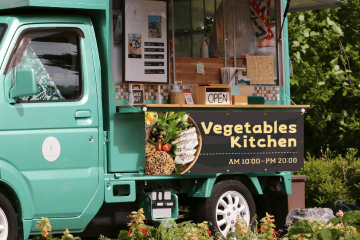 飲食店用横断幕が設置された様子