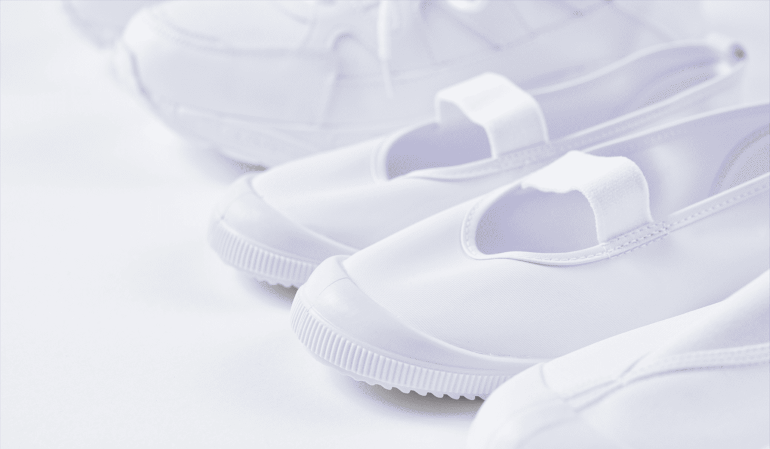 バレーシューズ