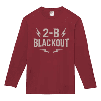「2-B BLACKOUT」と書かれたクラスTシャツデザイン